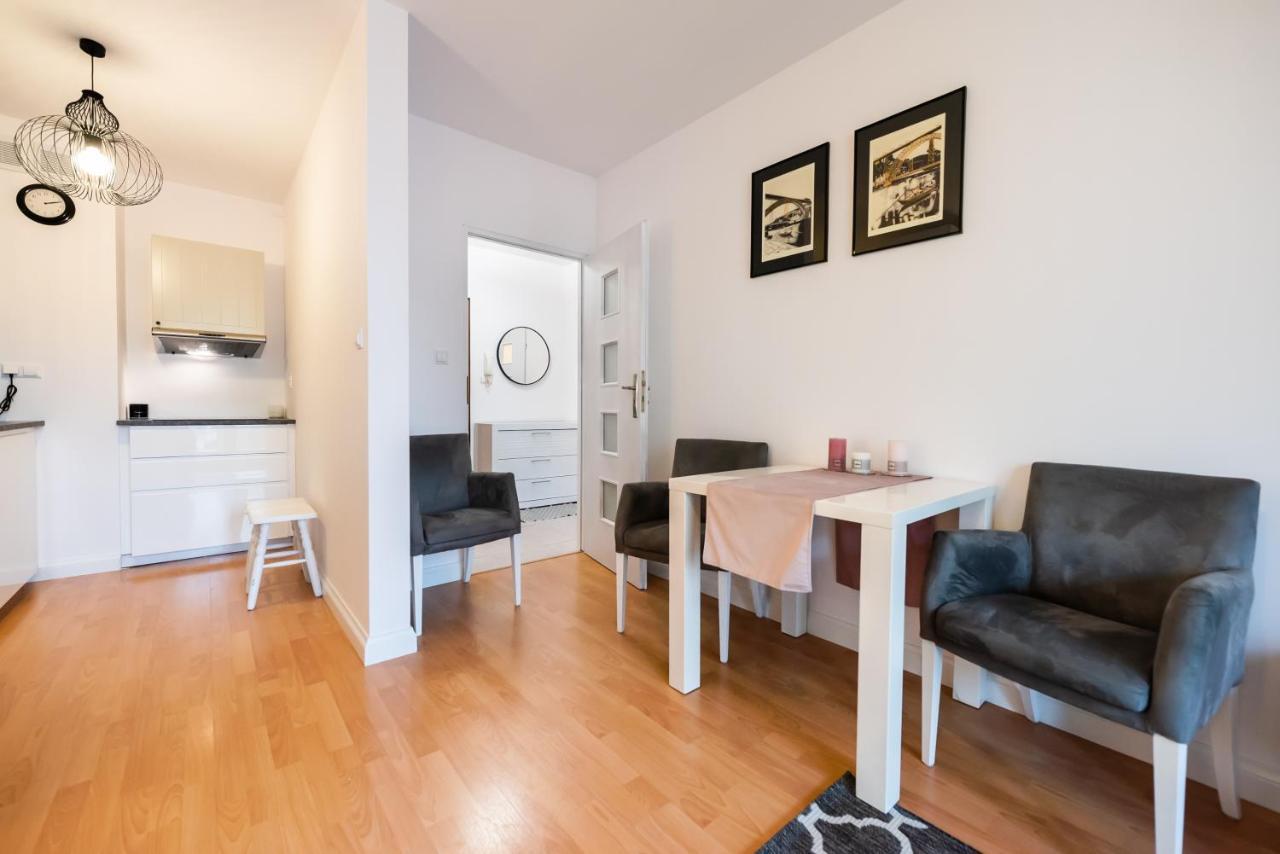 Metro Kondratowicza Velvet Apartment วอร์ซอ ภายนอก รูปภาพ